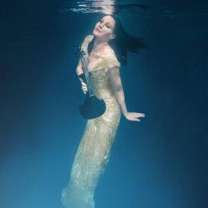 linzi stoppard fuse violinist underwater shoot gold dress 5